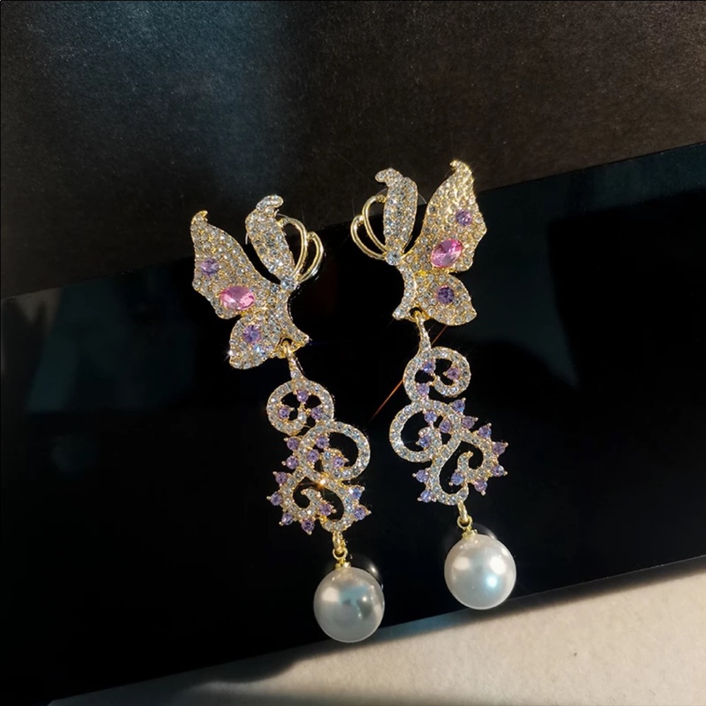 Beautiful Butterfly Pearl Drop Earrings - Picture 4 of 5